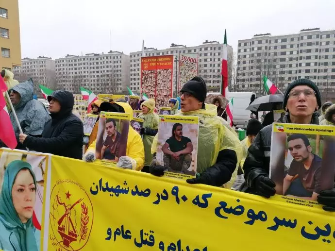استکهلم سوئد - آکسیون ایرانیان آزاده در مقابل دادگاه استیناف دژخیم حمید نوری - جمعه ۲۳دی ۱۴۰۱ - 1