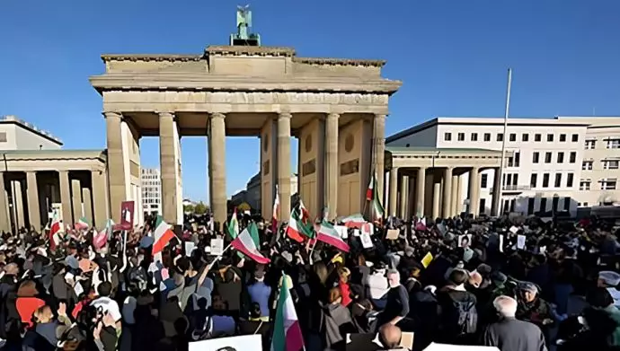 تظاهرات ایرانیان آزاده در آلمان 
