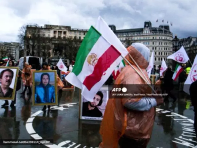 -انعکاس تصویری وایر خبرگزاری فرانسه از تظاهرات امروز ایرانیان در میدان ترافالگار لندن - 0