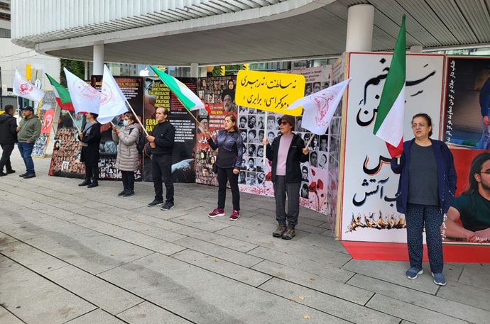 ونکوور- آکسیون ایرانیان آزاده در حمایت از قیام سراسری مردم ایران ۲۲مهر