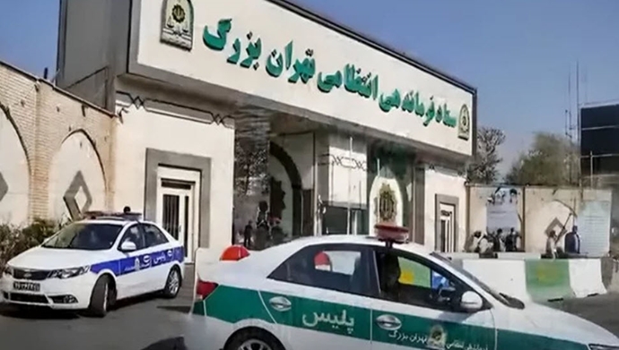 تهاجم شورشگران به مقر فرماندهی نیروهای انتظامی در تهران