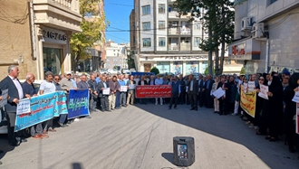 کرمانشاه - تجمع اعتراضی بازنشستگان در برابر صندوق بازنشستگی - ۲۵مهر ۱۴۰۲