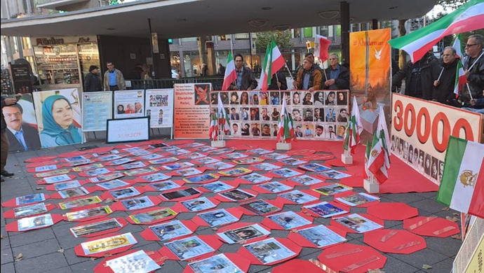 برلین - تظاهرات ایرانیان آزاده در همبستگی با قیام سراسری مردم ایران - ۲۹مهر