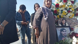 برگزاری مراسم سالگرد شهادت سارینا ساعدی در آرامستان بهشت محمدی سنندج