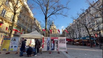 پاریس - ایرانیان آزاده با برگزاری میز کتاب