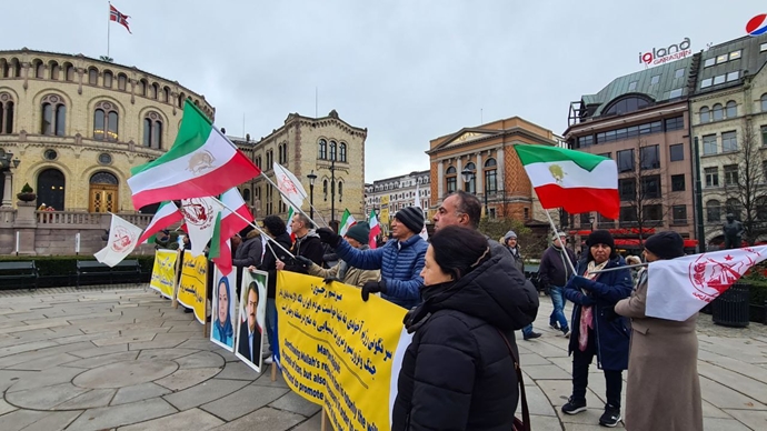اسلو - تظاهرات ایرانیان آزاده در همبستگی با قیام سراسری مردم ایران - ۱۳آبان