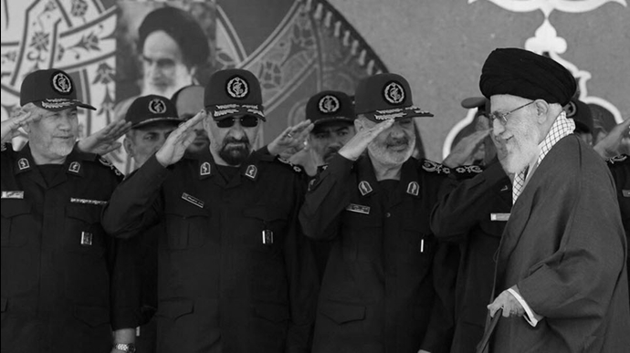 خامنه‌ای و جمعی از سرکردگان سپاه پاسداران