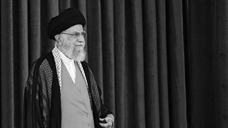 خامنه‌ای و تشویق برای انتخابات