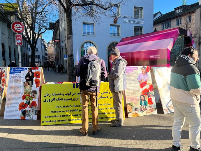 زوریخ سوئیس - برگزاری نمایشگاه تصاویر شهیدان، در همبستگی با قیام سراسری - ۲۸آذر