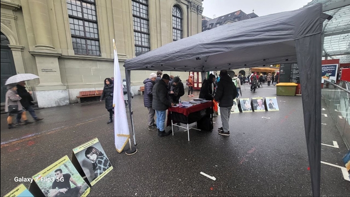 میز کتاب هواداران مقاومت ایران در برن سوئیس