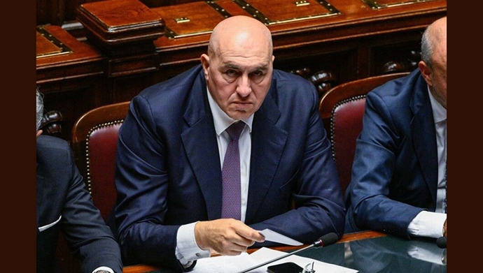 گوئیدو کروسه تو وزیر دفاع ایتالیا