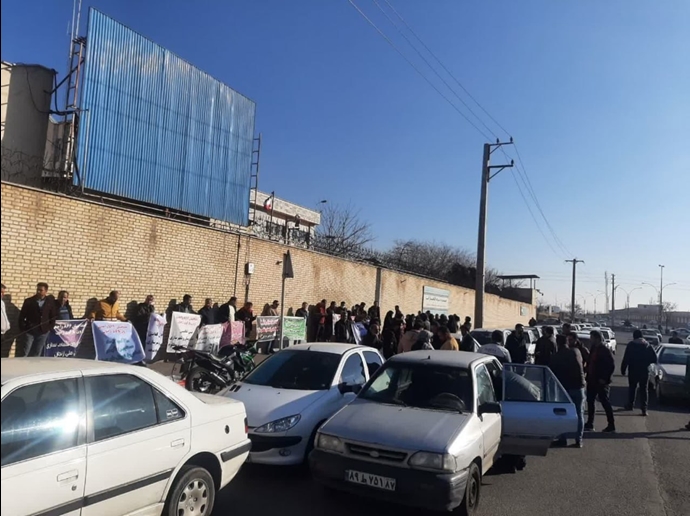 تجمع اعتراضی متقاضیان مسکن در زنجان