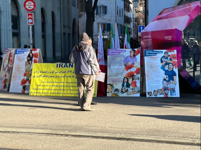 زوریخ سوئیس - برگزاری نمایشگاه تصاویر شهیدان، در همبستگی با قیام سراسری - ۲۸آذر