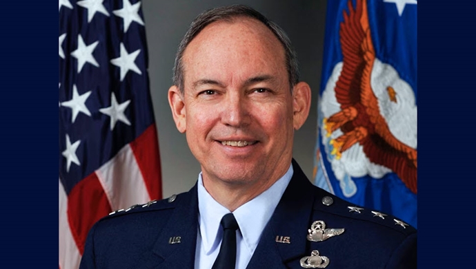 ژنرال دیوید دپتولا رئیس پیشین اطلاعات، نظارت و شناسایی نیروی هوایی آمریکا