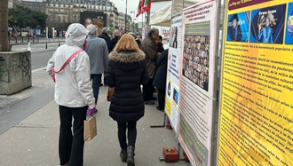 پاریس - برگزاری میز کتاب و نصب تصاویر شهیدان توسط ایرانیان آزاده - ۲۳آذر ۱۴۰۲