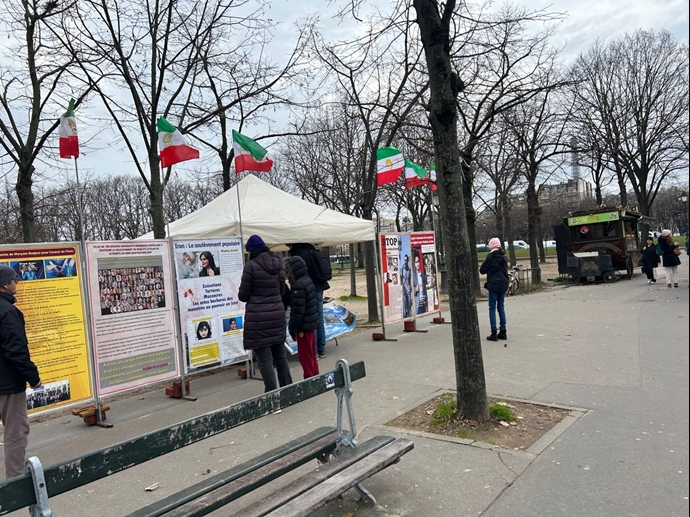 پاریس - برگزاری نمایشگاه تصاویر شهیدان، در همبستگی با قیام سراسری - ۲۸آذر