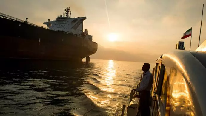 دور زدن تحریمهای نفتی توسط رژیم ایران