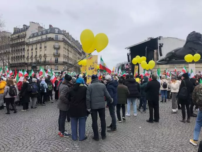 پاریس - تصاویری از تجمع ایرانیان آزاده برای برگزاری تظاهرات در این شهر - ۲۳بهمن - 1