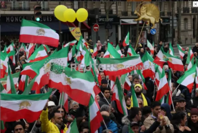 رویترز: اعضای جامعه ایرانی و حامیان شورای ملی ایران در حرکتی اعتراضی در پاریس در همبستگی با مردم ایران - 0