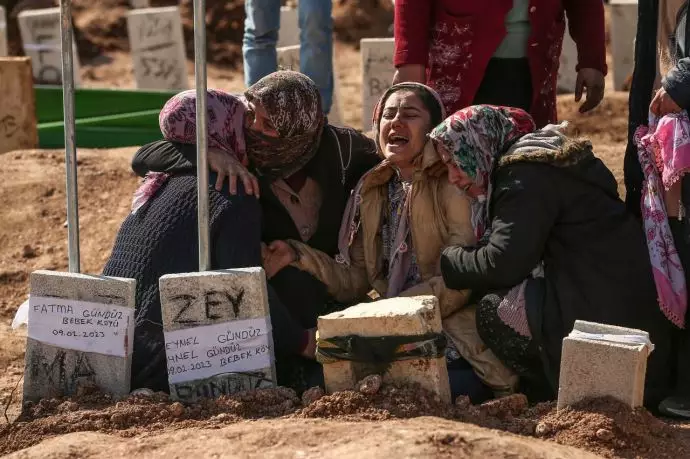 -شمار قربانیان زلزله ترکیه و سوریه از مرز ۲۲هزار نفر گذشت