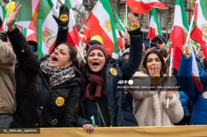 خبرگزاری فرانسه: پاریس، تظاهرات حمایت از مردم ایران در پاریس در محل دنفر روشرو - 0