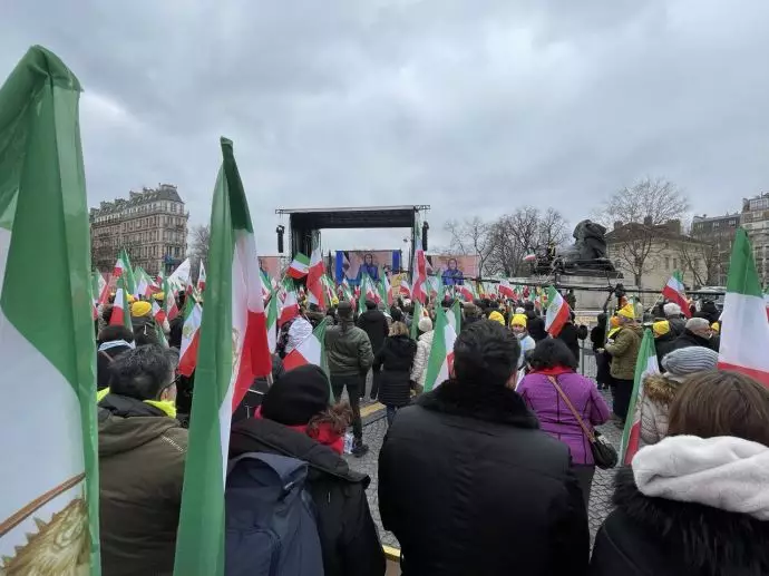 پاریس - شروع سخنرانی خانم مریم رجوی رئیس‌جمهور برگزیده مقاومت ایران در گردهمایی بزرگ ایرانیان - ۲۳بهمن - 0