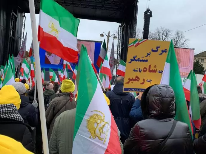 پاریس - تصاویری از تظاهرات ایرانیان آزاده در سالگرد انقلاب ضدسلطنتی - ۲۳ بهمن ۱۴۰۱3 - 0