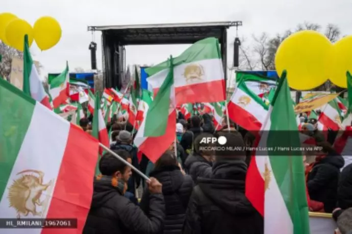 خبرگزاری فرانسه: پاریس، تظاهرات حمایت از مردم ایران در پاریس در محل دنفر روشرو - 3