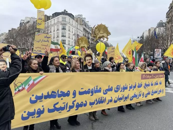 پاریس - تظاهرات پرشکوه ایرانیان آزاده و هواداران سازمان مجاهدین در سالگرد انقلاب ضدسلطنتی - ۲۳بهمن - 1