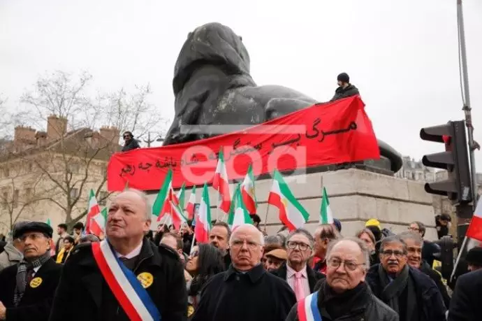 انعکاس خبرگزاری تصویری آژانس تصویری اروپا (اپا) از تظاهرات پاریس به‌مناسبت سالگرد انقلاب ضدسلطنتی - 12