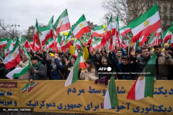خبرگزاری فرانسه: پاریس، تظاهرات حمایت از مردم ایران در پاریس در محل دنفر روشرو - 10