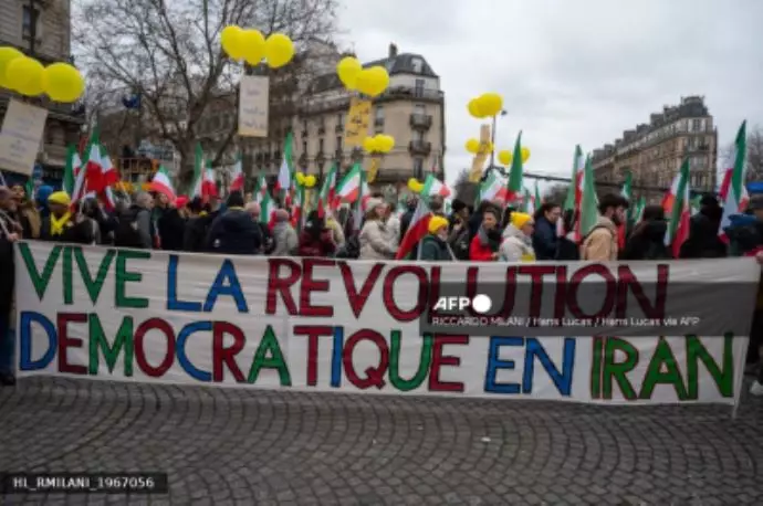 خبرگزاری فرانسه: پاریس، تظاهرات حمایت از مردم ایران در پاریس در محل دنفر روشرو - 11