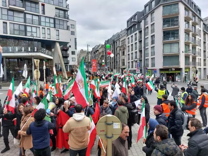 بروکسل - تظاهرات بزرگ ایرانیان آزاده همزمان با اجلاس وزیران خارجه اتحادیه اروپا - ۲۹اسفند - 2