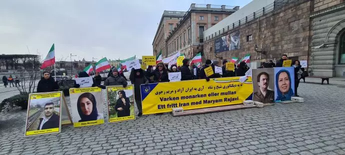 -استکهلم سوئد - آکسیون حامیان مقاومت ایران در همبستگی با قیام مردم - 4