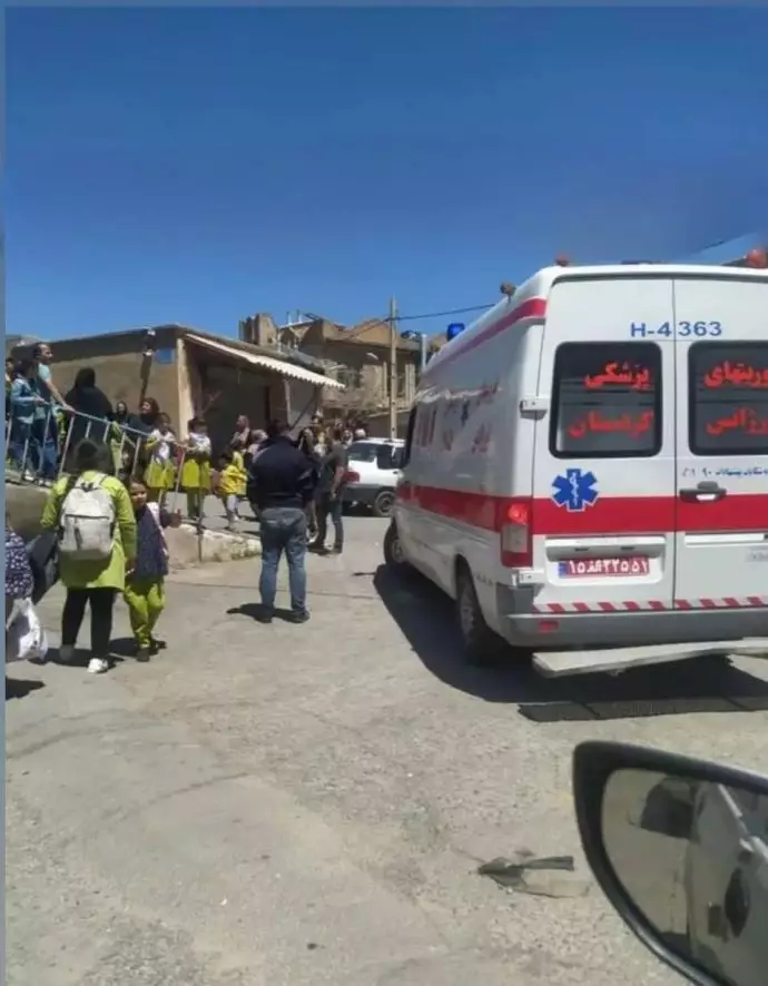 -سقز- حمله شیمیایی عامدانه مأموران خامنه‌ای به مدرسه استقلال در سقز - ۶اردیبهشت