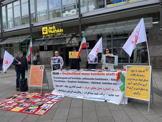 اشتوتگارت آلمان - آکسیون ایرانیان آزاده علیه اعدامهای جنایتکارانه خامنه‌ای - ۳۰اردیبهشت - 2