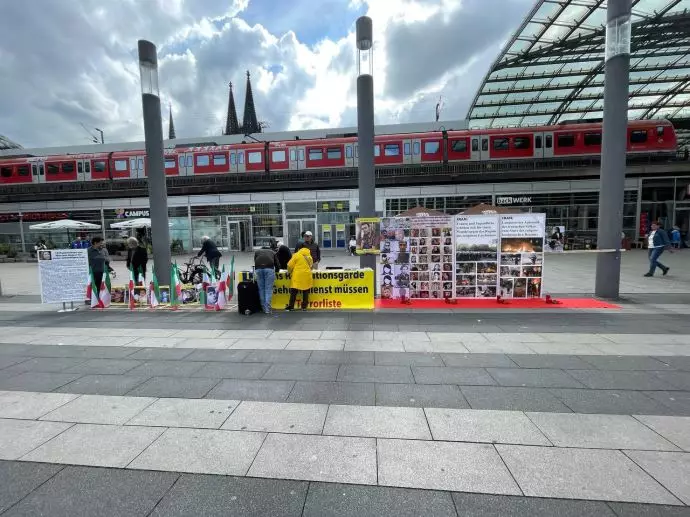 کلن آلمان - برگزاری آکسیون و نمایشگاه شهدای قیام توسط ایرانیان آزاده با شعارهای مرگ بر ستمگر چه شاه باشه چه رهبر - ۲۰اردیبهشت