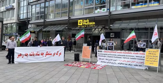 اشتوتگارت آلمان - آکسیون ایرانیان آزاده علیه اعدامهای جنایتکارانه خامنه‌ای - ۳۰اردیبهشت - 3