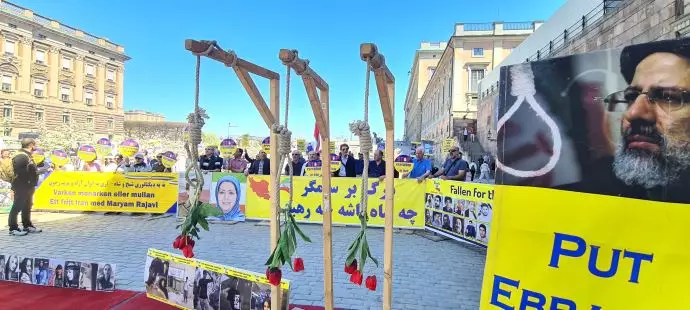استکهلم سوئد - آکسیون ایرانیان آزاده و هواداران سازمان مجاهدین در حمایت از تظاهرات مردم زاهدان و علیه اعدامها در ایران تحت حاکمیت آخوندها - ۲۳اردیبهشت - 0
