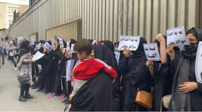 -تجمع و اعتراض خانواده‌های زندانیان محکوم به اعدام در مقابل قوه قضاییه - 0