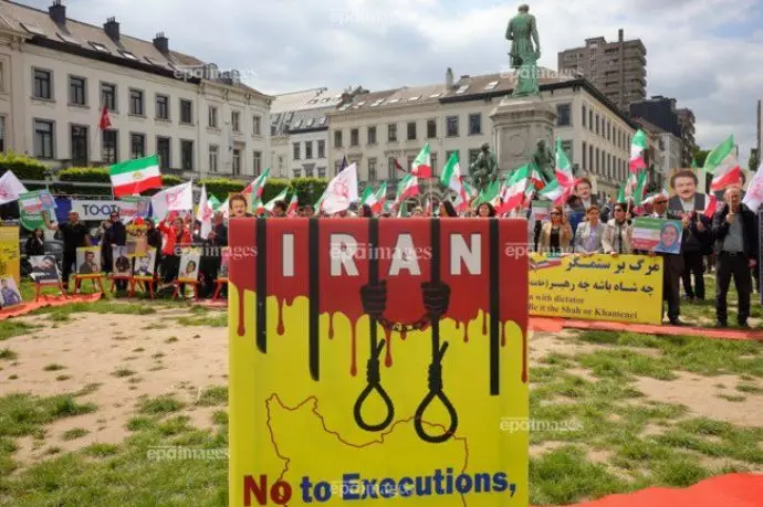 خبرگزاری اِپا: تظاهرات هواداران اپوزیسیون ایران مقابل پارلمان اروپا علیه موج اعدامها همزمان با دیدار مریم رجوی - 1