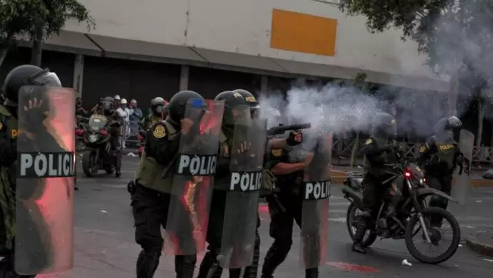 استفاده وحشتناک از گاز اشک‌آور در سرکوب اعتراضات - عکس از  سایت عفو بین‌الملل