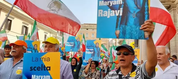 ایتالیا - حضور گسترده ایرانیان آزاده با شعارهای مرگ بر ستمگر چه شاه باشه چه رهبر در استقبال از حضور خانم مریم رجوی