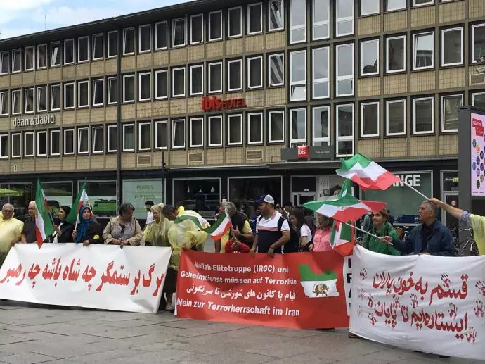 کلن آلمان - آکسیون ایرانیان آزاده در همبستگی با قیام سراسری مردم ایران - ۷مرداد - 3