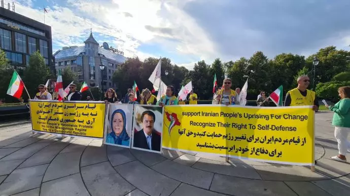 اسلو - آکسیون حامیان مقاومت و هواداران مجاهدین خلق ایران در حمایت از قیام سراسری - ۶مرداد ۱۴۰۲ - 15