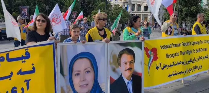 اسلو - آکسیون حامیان مقاومت و هواداران مجاهدین خلق ایران در حمایت از قیام سراسری - ۶مرداد ۱۴۰۲ - 0