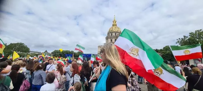 -پاریس - حضور گسترده ایرانیان آزاده در محل تظاهرات - ۱۰تیرماه - 2