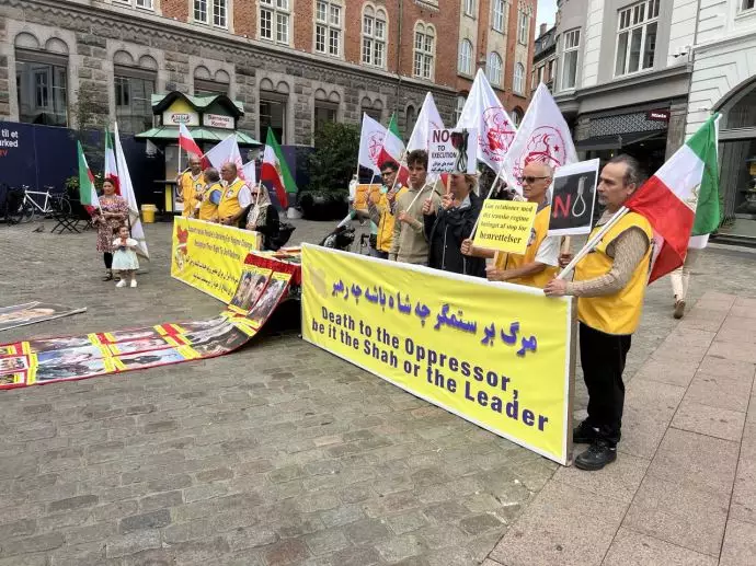 آرهوس دانمارک -آکسیون ایرانیان آزاده در حمایت از قیام سراسری و فراخوان به تشکیل دادگاه بین‌المللی برای سران رژیم - ۲۱مرداد - 4
