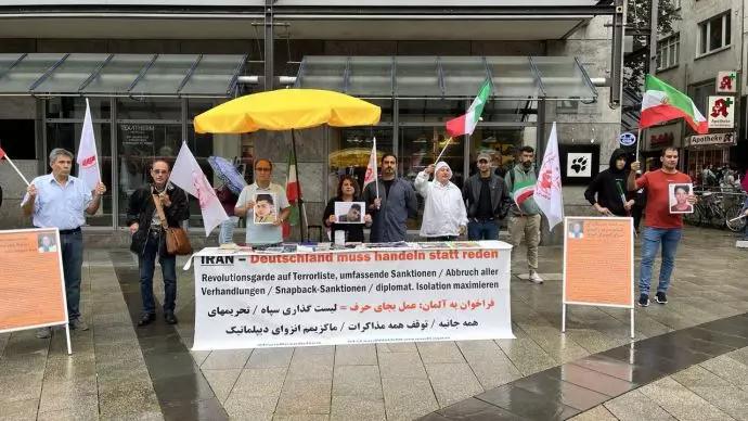 اشتوتگارت آلمان - آکسیون ایرانیان آزاده در همبستگی با قیام سراسری مردم ایران - ۴شهریور - 0