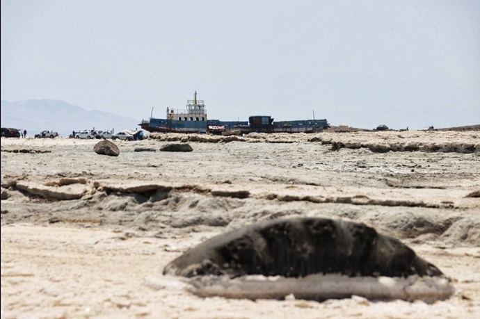 تصاویر هولناکی از خشک شدن دریاچه ارومیه